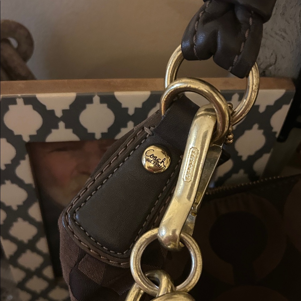 Coach Signature Hobo Shoulder Bag / Crossbody - Picture 8 of 12